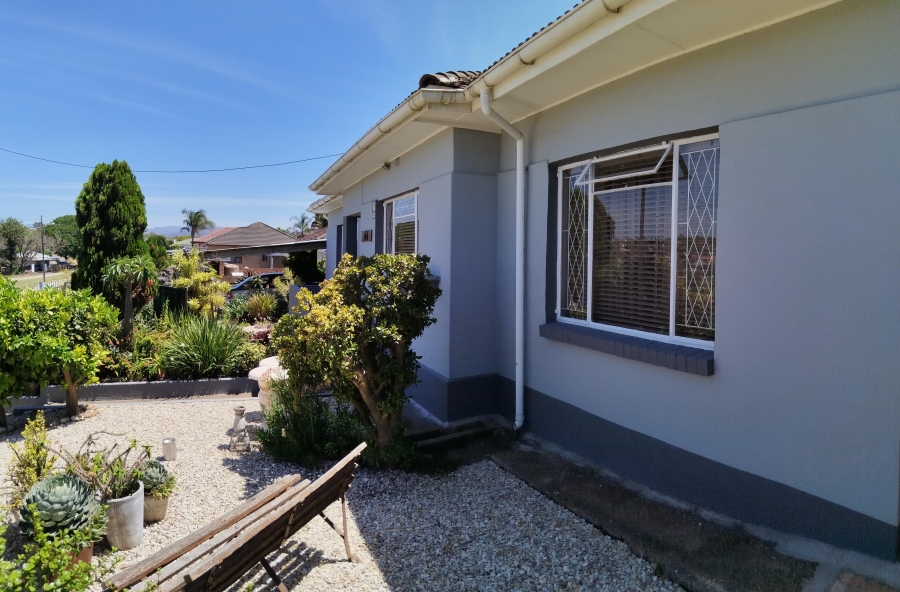 4 Bedroom Property for Sale in Van Riebeeck Hoogte Eastern Cape